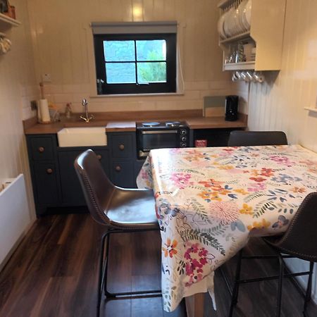 Rathgillen Cabin Nobber 外观 照片