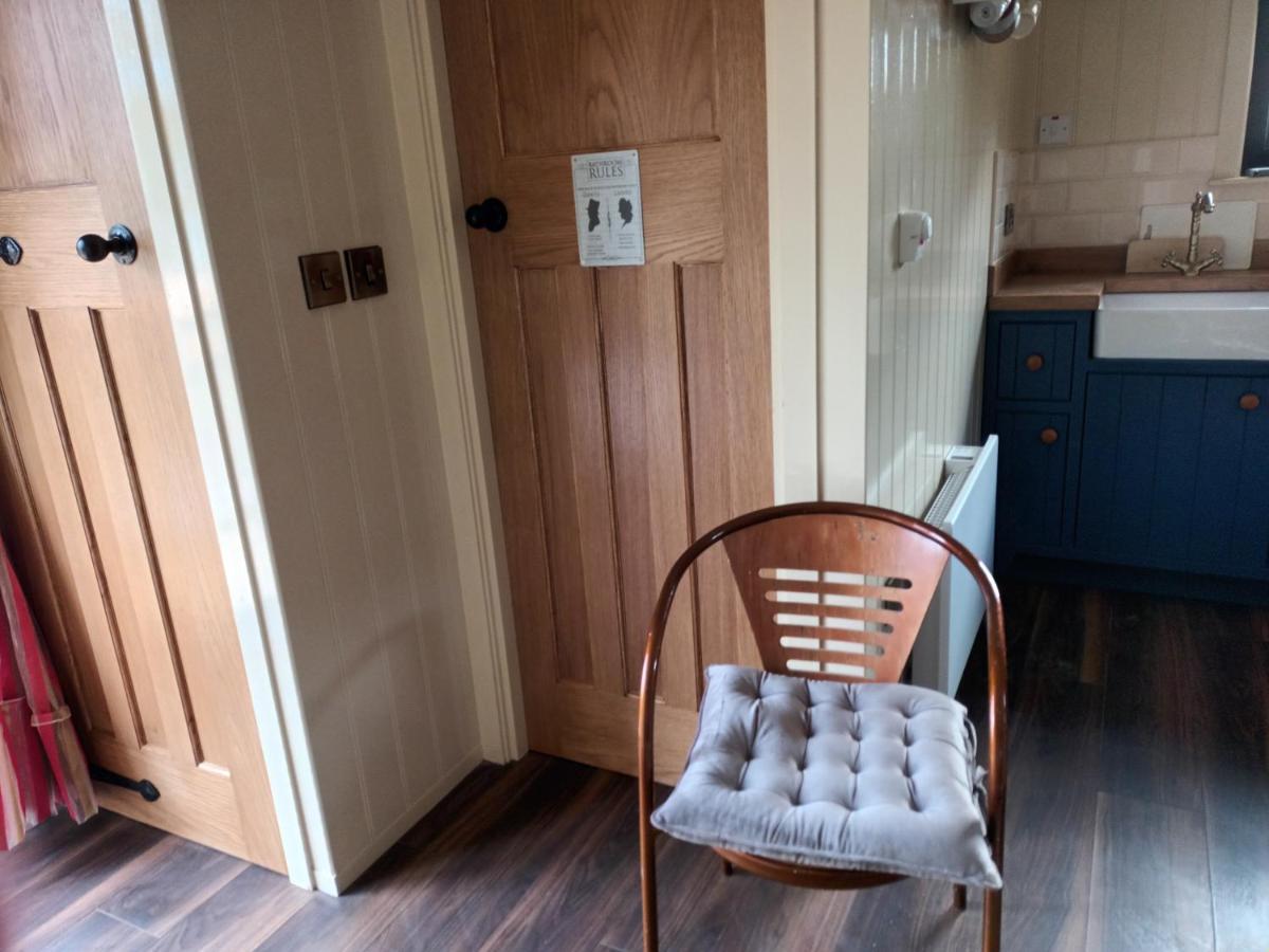 Rathgillen Cabin Nobber 外观 照片