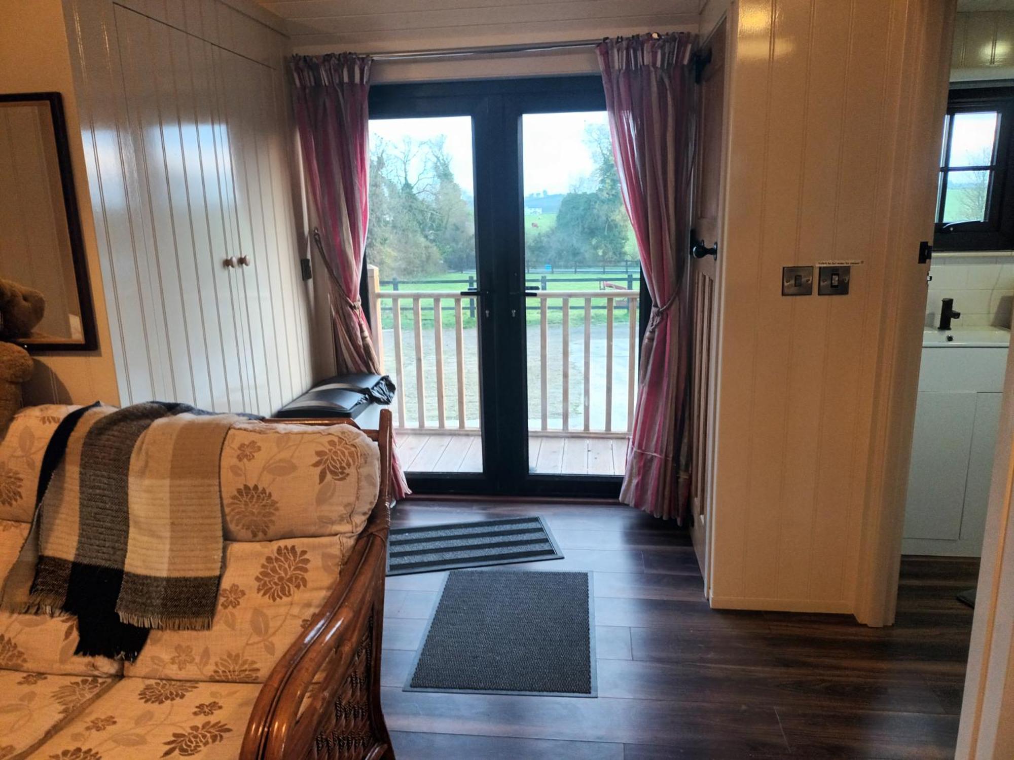 Rathgillen Cabin Nobber 外观 照片